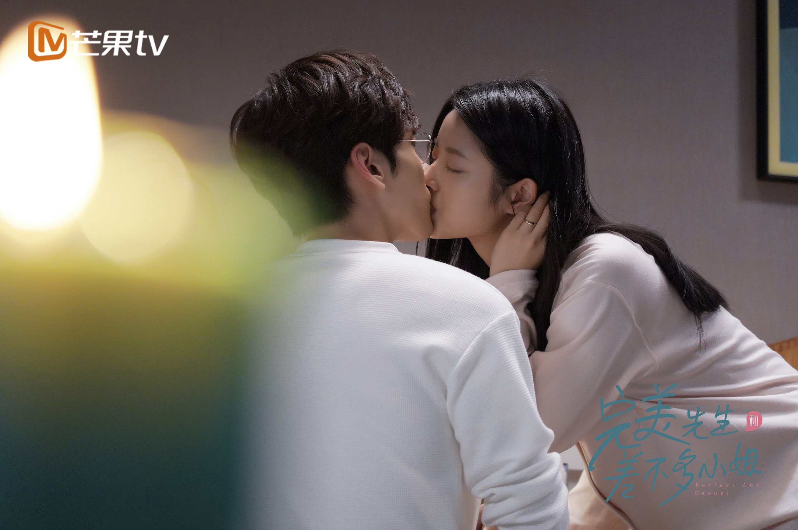 双线叙事，北京队轻取雄鹿之夜，爱德华兹在F1赛道上演年度争冠接管大戏