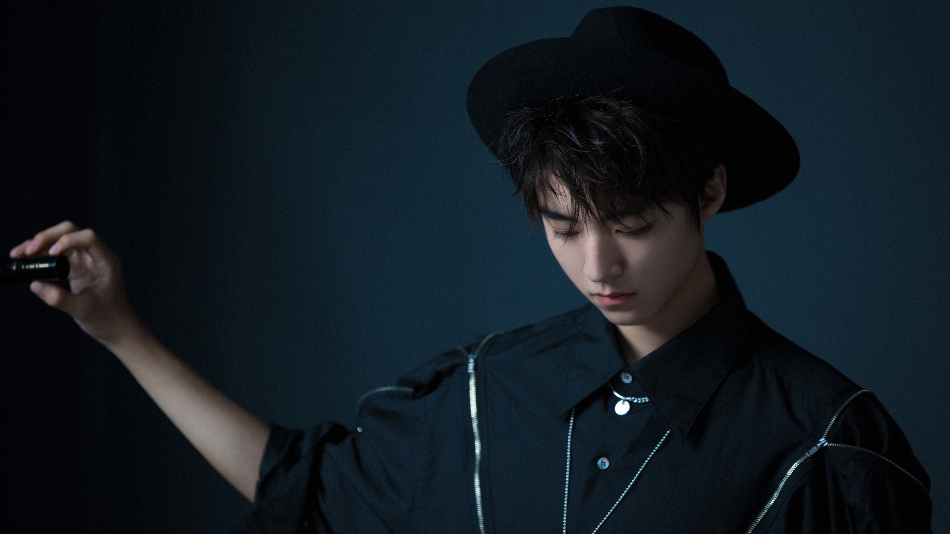 当戈贝尔统治公牛与雄鹿之战，一场数据幽灵的战术隐喻